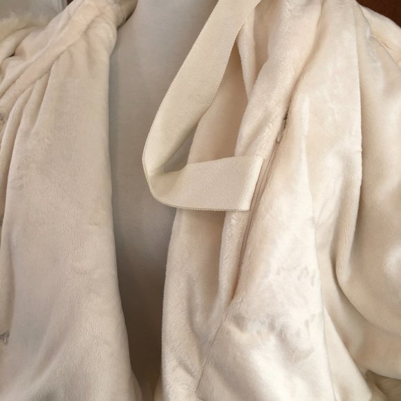 Furrocious Faux Fur Capelet in Faun - New - Burning Man Playa Wear Cape Coat - Picture 11 of 11